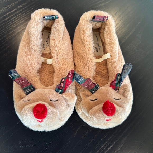 Zara Girls Reindeer Holiday Faux Fur Slippers, NWOT Size 28/29 (US 11) - Picture 1 of 7